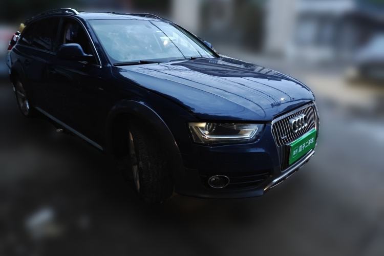 Used Audi A4 2014 40 TFSI allroad quattro plus version Front Right 45 Deg