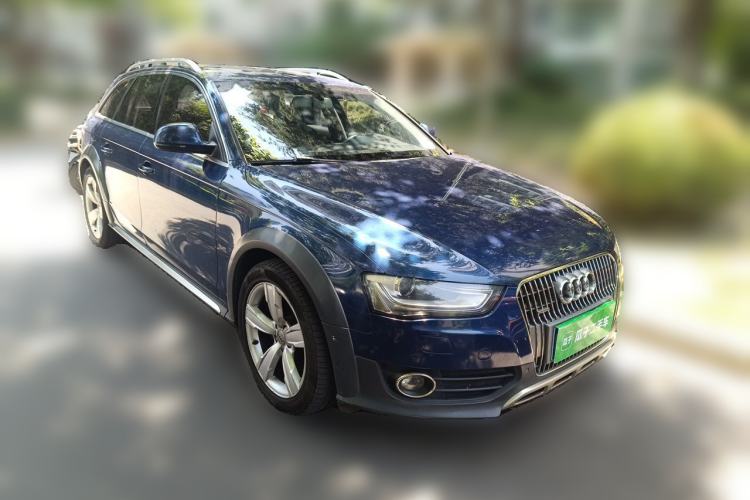 Used Audi A4 2014 40 TFSI allroad quattro plus version Front Right 45 Deg