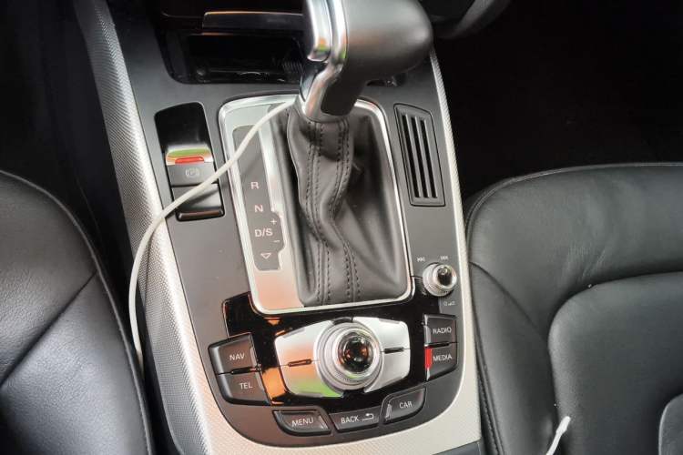 Used Audi A4 2014 40 TFSI allroad quattro plus version Gear Lever