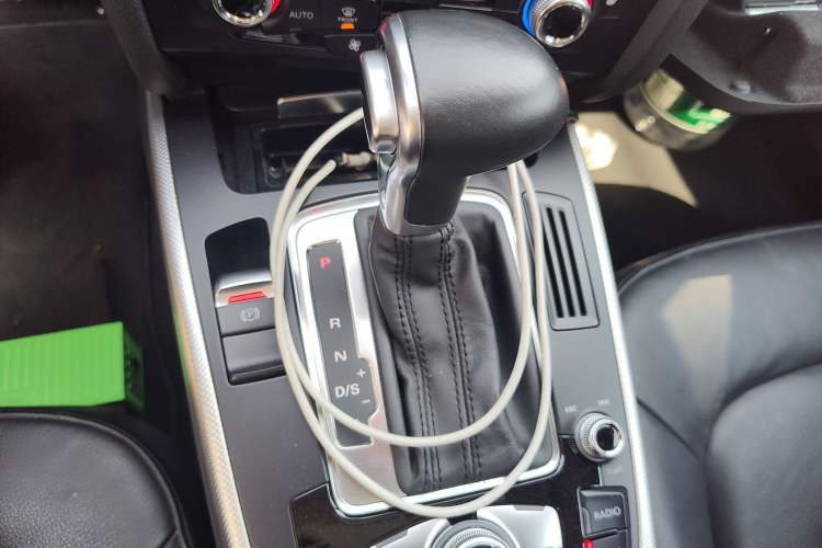 Used Audi A4 2014 40 TFSI allroad quattro plus version Gear Lever