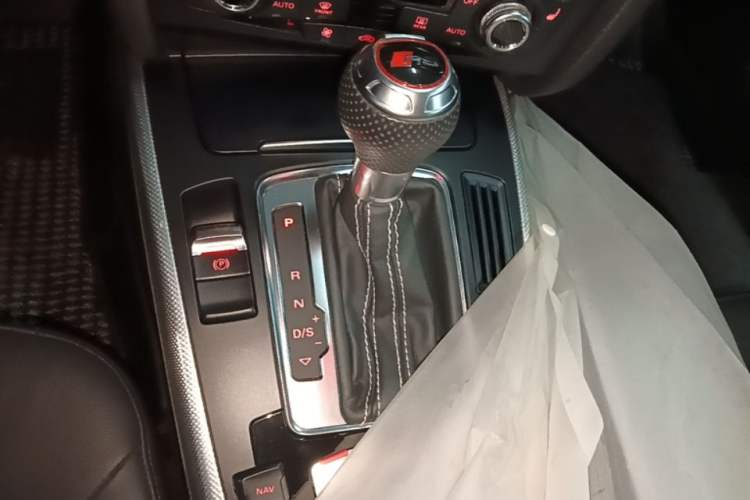Used Audi A4 2014 40 TFSI allroad quattro plus version Gear Lever