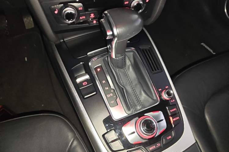 Used Audi A4 2014 40 TFSI allroad quattro plus version Gear Lever
