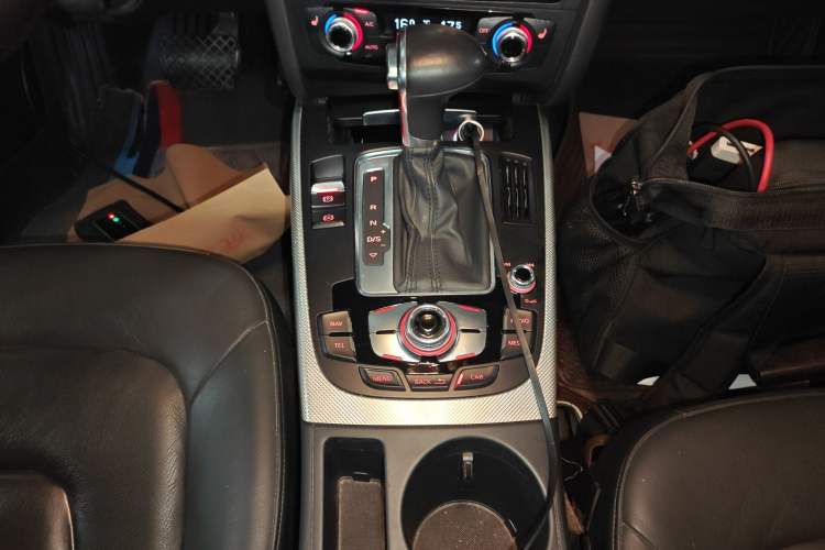 Used Audi A4 2014 40 TFSI allroad quattro plus version Gear Lever