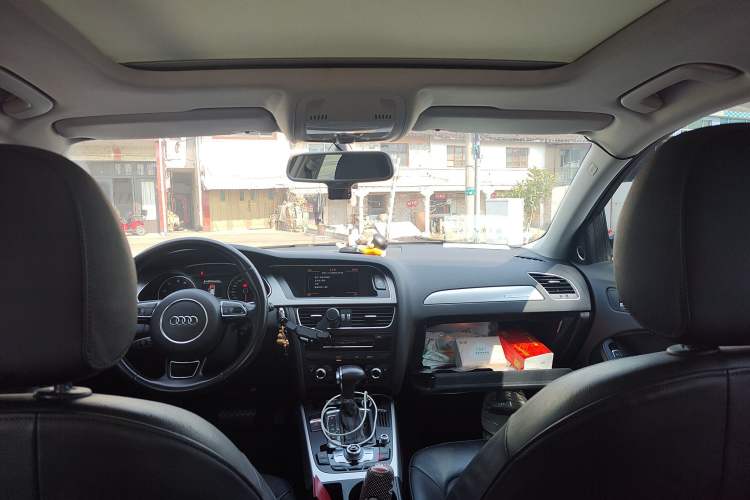 Used Audi A4 2014 40 TFSI allroad quattro plus version Headliner