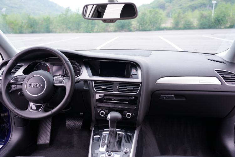 Used Audi A4 2014 40 TFSI allroad quattro plus version Interior 4