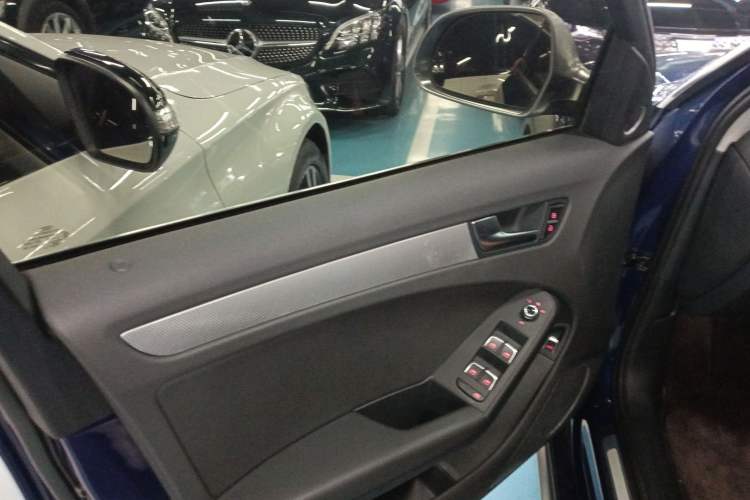 Used Audi A4 2014 40 TFSI allroad quattro plus version Interior 4
