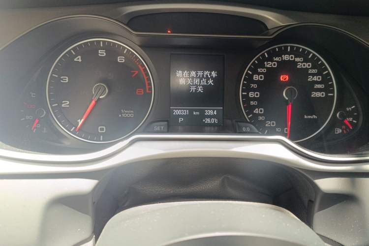 Used Audi A4 2014 40 TFSI allroad quattro plus version Odometer Close Up