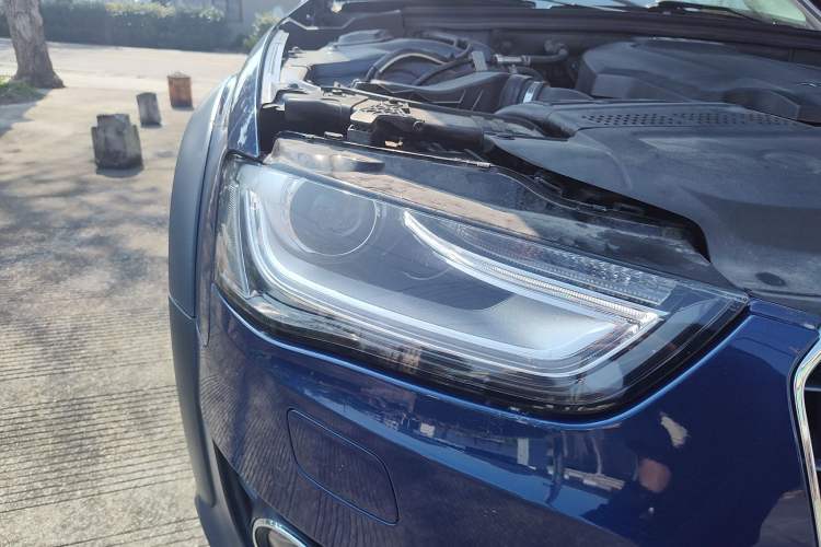Used Audi A4 2014 40 TFSI allroad quattro plus version Right Front Headlight