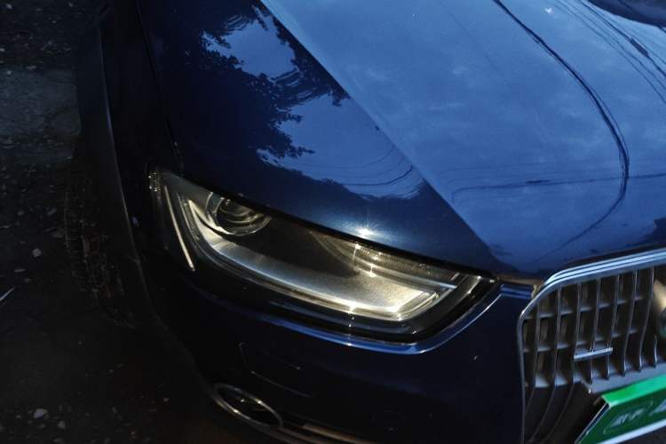 Used Audi A4 2014 40 TFSI allroad quattro plus version Right Front Headlight