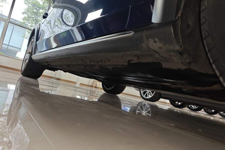 Used Audi A4 2014 40 TFSI allroad quattro plus version Right Side Sill