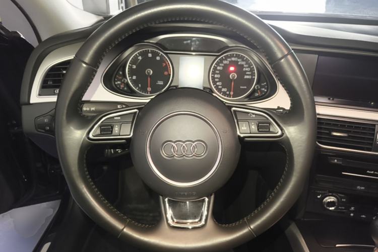 Used Audi A4 2014 40 TFSI allroad quattro plus version Steering Wheel