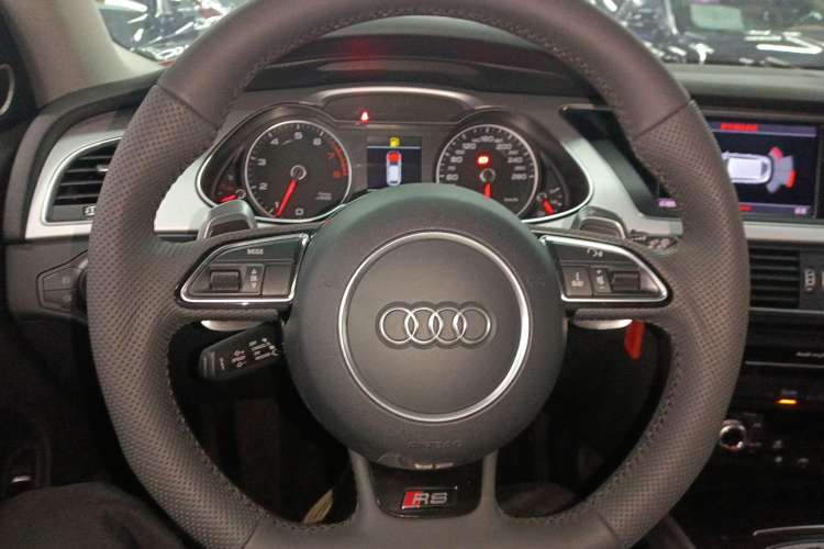 Used Audi A4 2014 40 TFSI allroad quattro plus version Steering Wheel