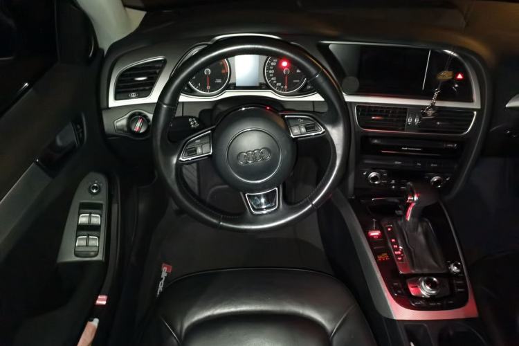 Used Audi A4 2014 40 TFSI allroad quattro plus version Steering Wheel