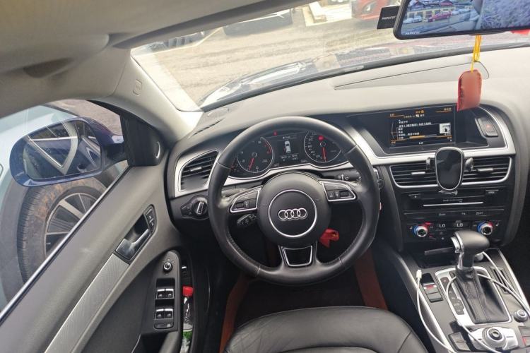 Used Audi A4 2014 40 TFSI allroad quattro plus version Steering Wheel