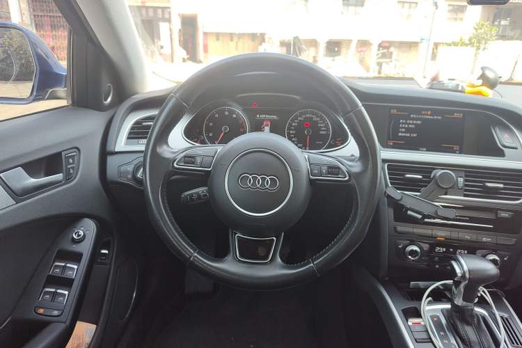 Used Audi A4 2014 40 TFSI allroad quattro plus version Steering Wheel