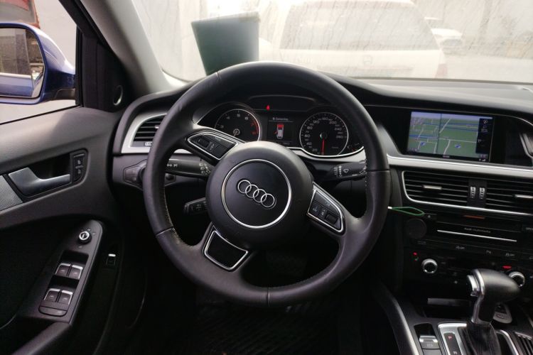 Used Audi A4 2014 40 TFSI allroad quattro plus version Steering Wheel