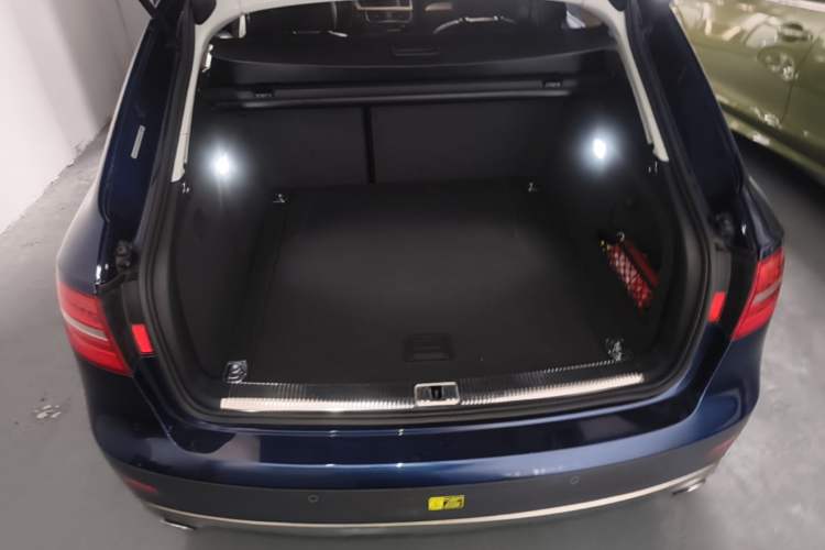 Used Audi A4 2014 40 TFSI allroad quattro plus version Trunk