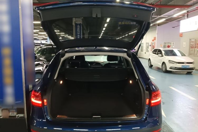 Used Audi A4 2014 40 TFSI allroad quattro plus version Trunk
