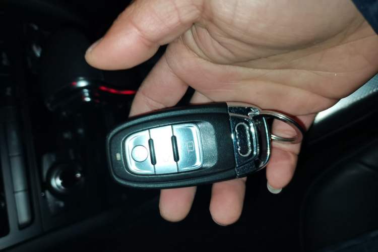 Used Audi A4 2014 40 TFSI allroad quattro plus version Vehicle Key