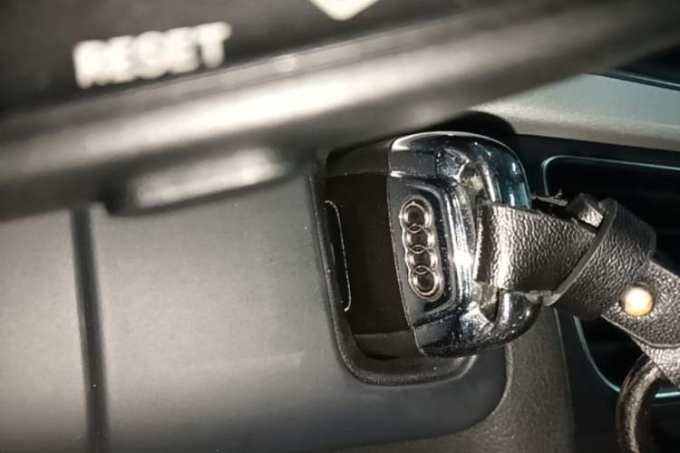 Used Audi A4 2014 40 TFSI allroad quattro plus version Vehicle Key