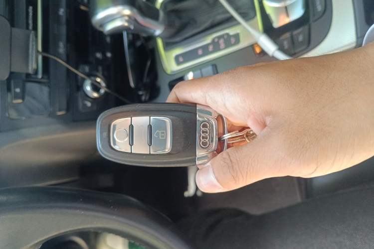 Used Audi A4 2014 40 TFSI allroad quattro plus version Vehicle Key