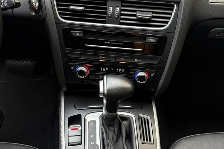 Used Audi A4 2014 40 TFSI allroad quattro plus version Audio And AC Panel