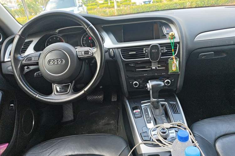 Used Audi A4 2014 40 TFSI allroad quattro plus version Center Console