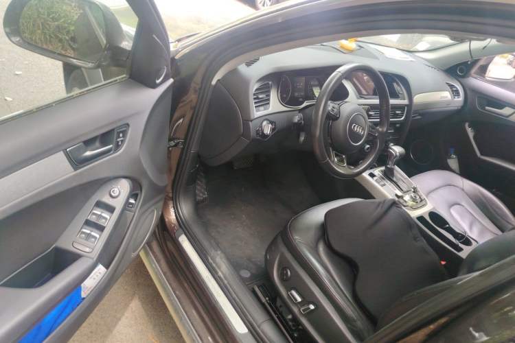 Used Audi A4 2014 40 TFSI allroad quattro plus version Driver Seat