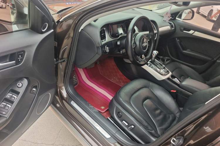 Used Audi A4 2014 40 TFSI allroad quattro plus version Driver Seat