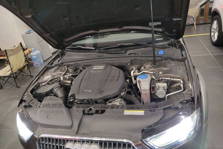 Used Audi A4 2014 40 TFSI allroad quattro plus version Engine Bay