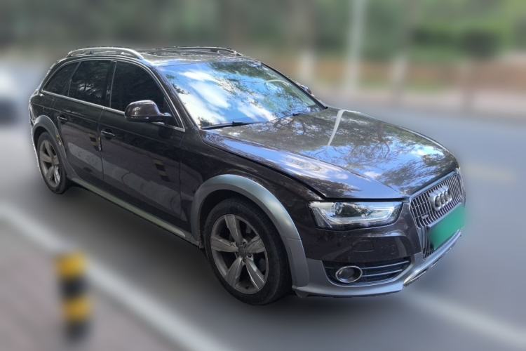 Used Audi A4 2014 40 TFSI allroad quattro plus version Front Right 45 Deg