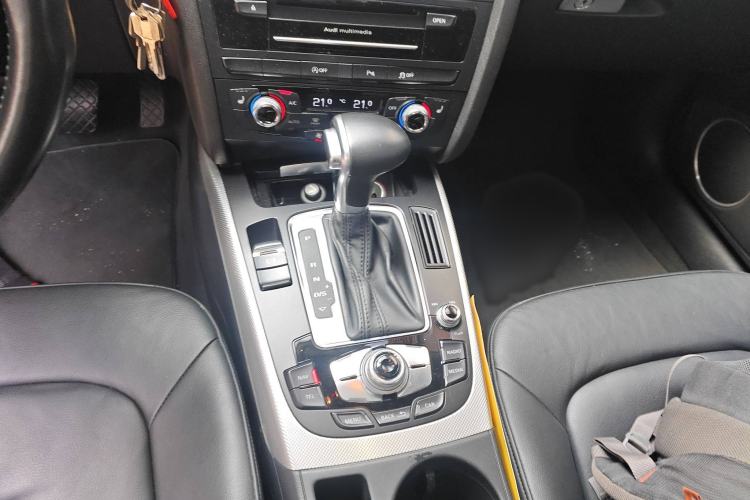 Used Audi A4 2014 40 TFSI allroad quattro plus version Gear Lever