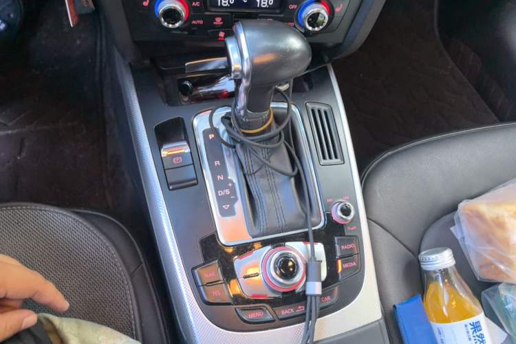 Used Audi A4 2014 40 TFSI allroad quattro plus version Gear Lever