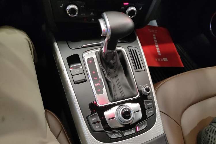 Used Audi A4 2014 40 TFSI allroad quattro plus version Gear Lever
