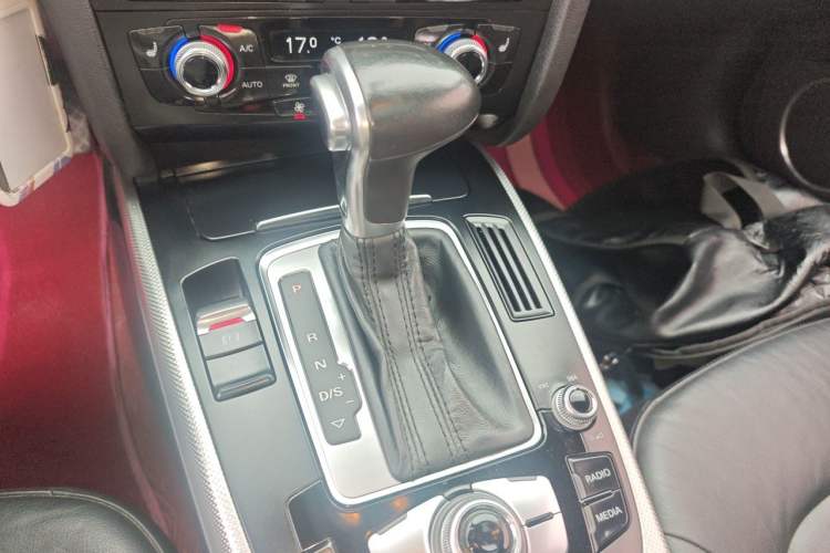 Used Audi A4 2014 40 TFSI allroad quattro plus version Gear Lever