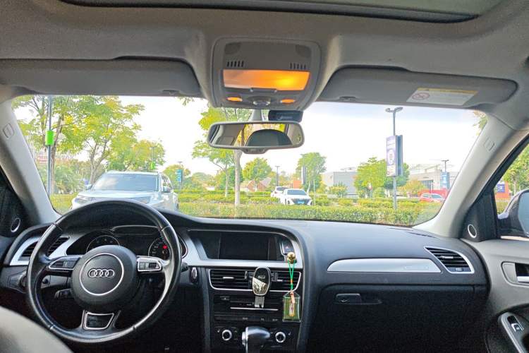 Used Audi A4 2014 40 TFSI allroad quattro plus version Headliner