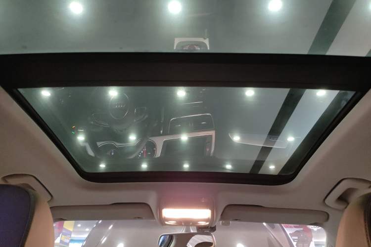 Used Audi A4 2014 40 TFSI allroad quattro plus version Headliner