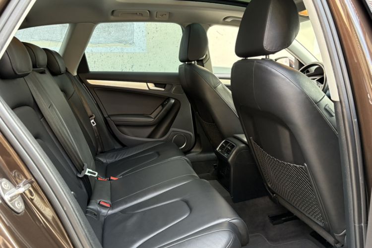Used Audi A4 2014 40 TFSI allroad quattro plus version Interior 2