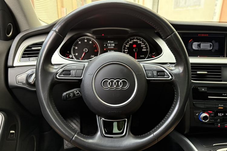 Used Audi A4 2014 40 TFSI allroad quattro plus version Interior 4