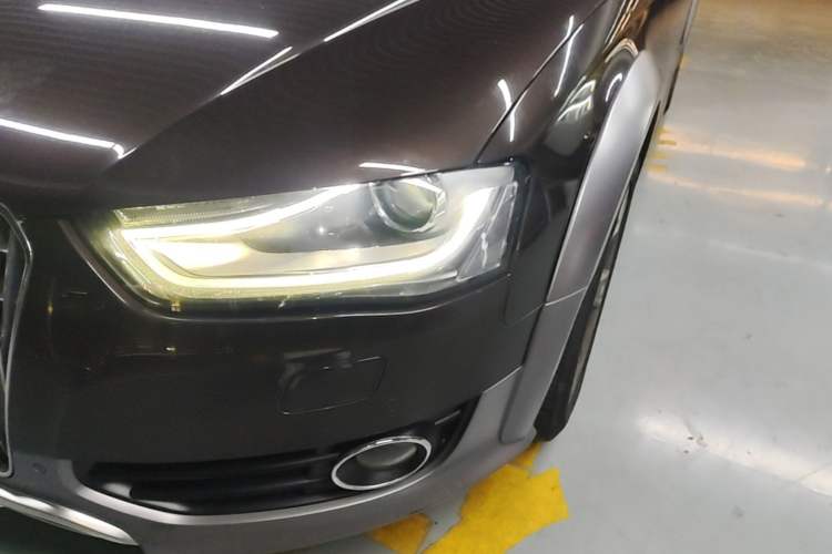 Used Audi A4 2014 40 TFSI allroad quattro plus version Left Front Headlight