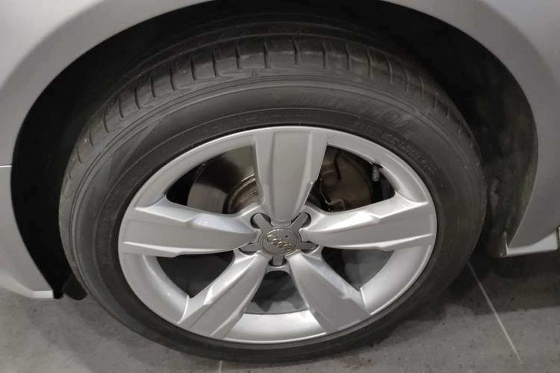 Used Audi A4 2014 40 TFSI allroad quattro plus version Left Front Wheel Hub