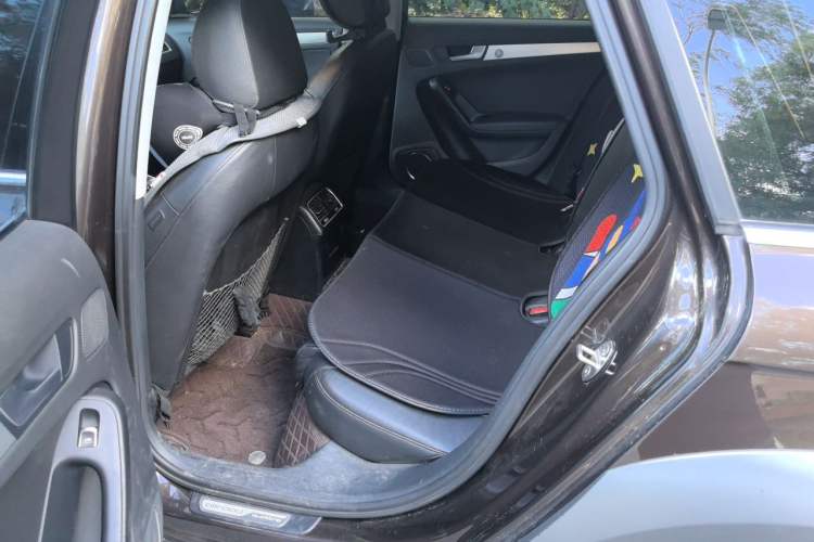 Used Audi A4 2014 40 TFSI allroad quattro plus version Left Rear Seat