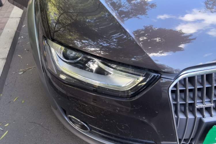 Used Audi A4 2014 40 TFSI allroad quattro plus version Right Front Headlight