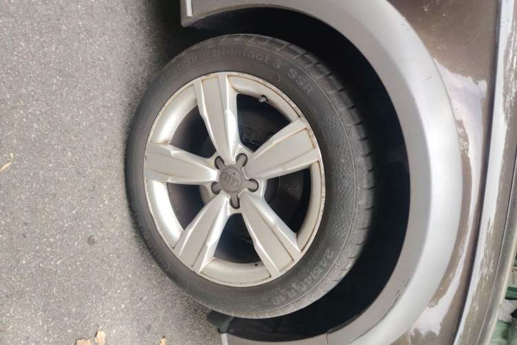 Used Audi A4 2014 40 TFSI allroad quattro plus version Right Front Wheel Hub