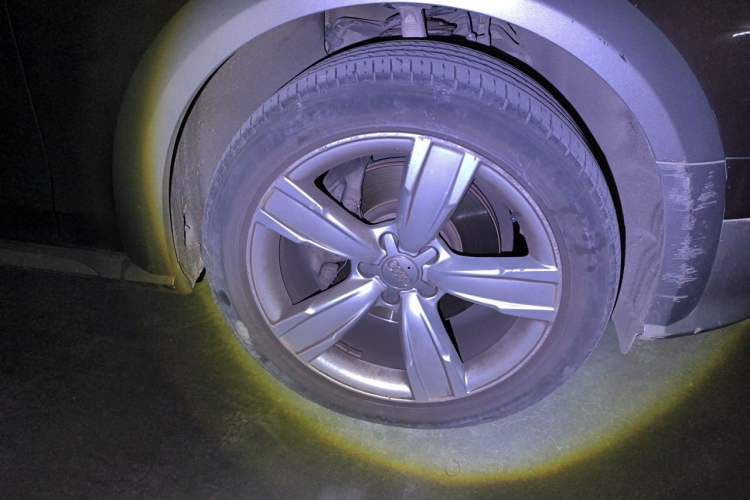 Used Audi A4 2014 40 TFSI allroad quattro plus version Right Front Wheel Hub