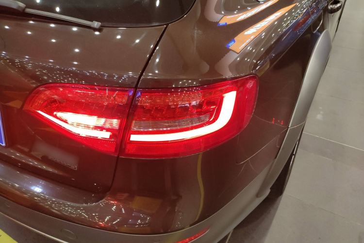 Used Audi A4 2014 40 TFSI allroad quattro plus version Right Rear Taillight