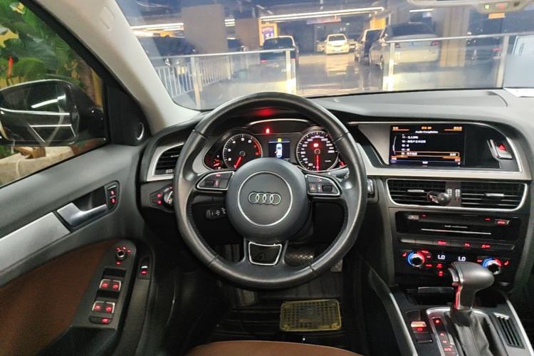 Used Audi A4 2014 40 TFSI allroad quattro plus version Steering Wheel
