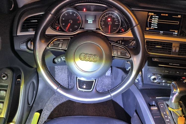 Used Audi A4 2014 40 TFSI allroad quattro plus version Steering Wheel
