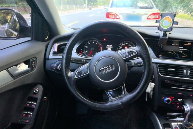 Used Audi A4 2014 40 TFSI allroad quattro plus version Steering Wheel