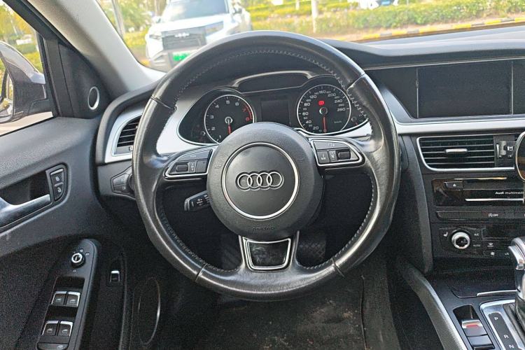 Used Audi A4 2014 40 TFSI allroad quattro plus version Steering Wheel